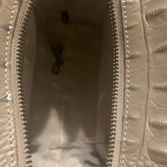 SOLD!! NWT Brahmin Leather Satchel - Picture 4 of 10